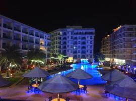 Grand Blue Beach Condo - Laem Mae Phim Beach, hótel í Mae Pim