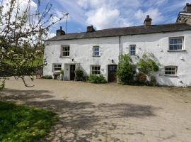 Moss Side Farm Cottage, hotel with parking in lower hawthwaite