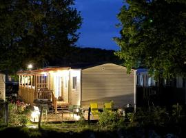 Mobil home tout confort Camping Les VIVIERS CAP FERRET、レージュ・キャップ・フェレのキャンプ場