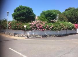 Maison complète Cap d'Agde au calme avec jardin, hotel in Cap d'Agde