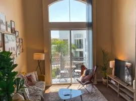 Sunny 1BDR centrally located in Marina del Rey