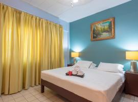 Bed at Beach hostel - Surin Beach Front、スリンビーチのホテル