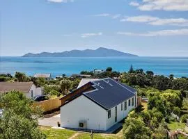 Hill-top retreat, Outdoor Bath 30 mins to Wellington by train or car