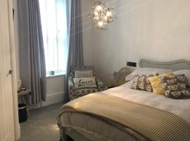 Lazy Waves Boutique B&B, boutique hotel in Newquay