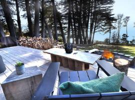 Rustic Luxe 'Fort Camp' Retreat, vacation home in Walsh Landing