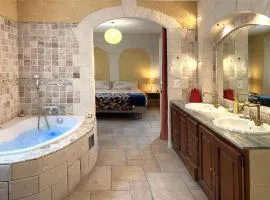 Maison avec 2 appartements, jacuzzi et accès privé à la rivière