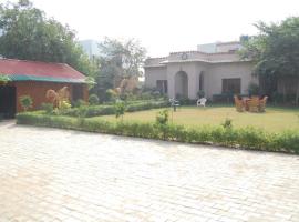 Hotel Comfort Regency, hotel sa Bharatpur