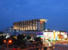 Sunee Grand Hotel and Convention Center, hotelli kohteessa Ubon Ratchathani