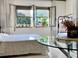 Gocciadoro guest apartment, Hotel in Solanas