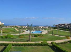 Lavista Bay North Coast Luxurious home with Panoramic sea view and wide landscape, hotel u gradu Dawwār Ḩājj as Sayyid Rizq