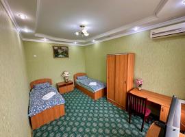 Bargi Sabz, hotel with parking in Khujand