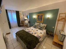 Os-thel, Chambres à louer, capsule hotel in Tautavel