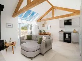 Meadow View Barn, Rural St Ives, Cornwall. Brand New 2 Bedroom Idyllic Contemporary Cottage With Log Burner.