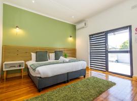 Zuri Place, guest house in East London