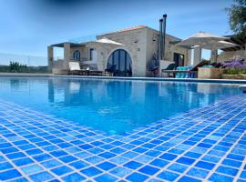 Villa Annie Crete - Private Luxury Villa with Sea and Mountain Views, hotell i Tsivarás