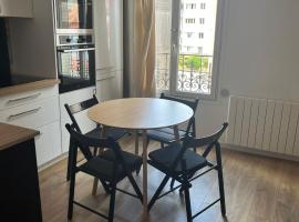 Appartement insulaire proche Paris, apartment sa LʼÎle-Saint-Denis