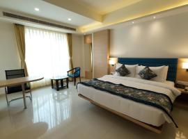 HOTEL SURYA GRAND, hotel malapit sa Bagdogra Airport - IXB, Siliguri