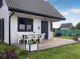 2 Bedroom Stunning Home In Kolczewo, Hotel in Kołczewo