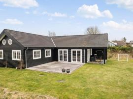 Gorgeous Home In Frevejle With Kitchen, holiday home in Fårevejle