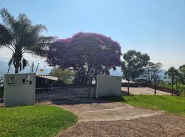 11-on-RobRoy serenity glamping cabins overlooking the Valley of 1000 Hills, hotel in Hillcrest