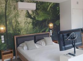 Aracari, hotel amb aparcament a Villars-les-Dombes