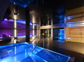 Hotel Spa Acevi Val d’Aran: Vielha'da bir otel