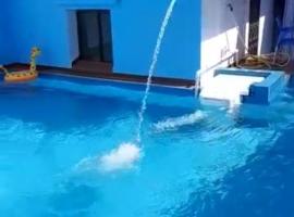 Jijel location F3 avec piscine plein air, appartamento a Jijel