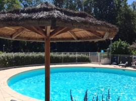 Camping aux Vallons, hotell i Bauduen