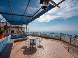 Charming Villa, with terrace overlooking the sea, Amalfi coast