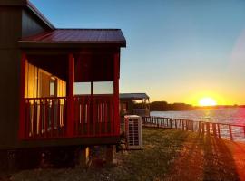 Lake Front Cottage Paradise, hotel en Pittsburg