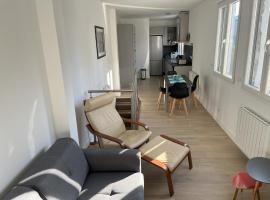 Superbe maison 80 m2 avec jardin et parking privés proche JO Paris et Disney, hotel in Fontenay-sous-Bois