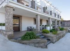 Cyrus&Janus flats - De Vivo Realty