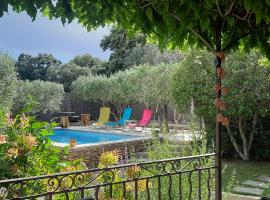Villa en Provence piscine au calme entre Arles Nîmes Avignon, hotel en Beaucaire