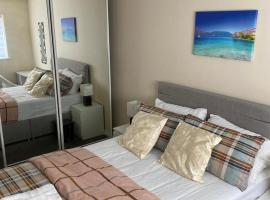 Cheerful 4 Bedroom Townhouse with free parking, hotell i nærheten av Newcastle internasjonale lufthavn - NCL 