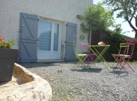 Logement des pivoines, hótel í Rouillé