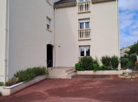 Citea Access Poissy - Résidence Affaires & Tourisme - La Defense & Saint Lazare Less 30 minutes, Ferienwohnung mit Hotelservice in Poissy