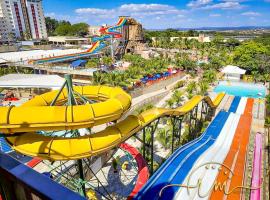 Piazza diRoma RM Hopedagem com Acesso Acqua Park/Splash, hytte i Caldas Novas