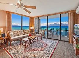 Best AC Beachfront Condo with Sandy beach, snorkel, Whale Watching
