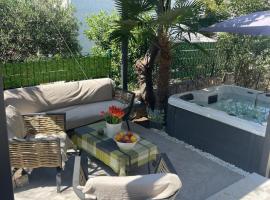 Libra, hotell i Okrug Gornji