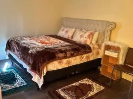 Divine Villa and Resorts 67 Sherman 5mins to EWR Airport and 4mins to Penn Station Newark, 20Mins to New York