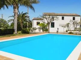 Beautiful Home In Chiaramonte Gulfi With Wifi