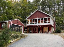 Red House w/ Access to Sebago Cove, cottage in Naples