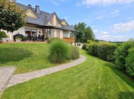 "Moseltor" Comfortable holiday residence, hotel in Monzelfeld