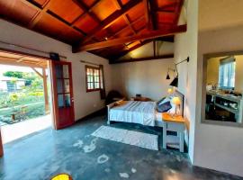 Lakaz Kannell - Room 2 - Turtle Lodge, secluded outside bath & shower infinity pool, chalet a Cap Malheureux