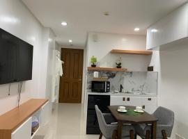 Givande Studio Unit at One PonteFino, hotel com piscinas em Cidade de Batangas