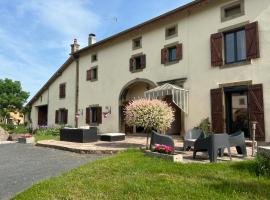 Chambre familiale, bed and breakfast a Saint-Nabord