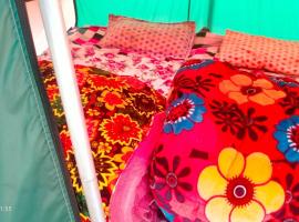 NamasteNomads X Musafirokibasti: Kedārnāth şehrinde bir çadırlı kamp alanı