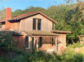 Natur Kunst Ferienhaus, hotel en Neu Darchau