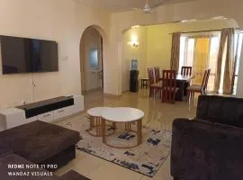 Elegant furnished rooms and apartments near mall