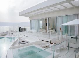 Lake of Dreams - וילה וסוויטות מושלמות עם בריכה פרטית בים המלח โรงแรมในเนเว โซฮาร์